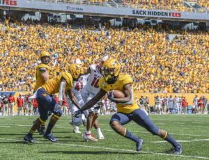 Brown's motion-heavy gameplan gets offense moving in right direction